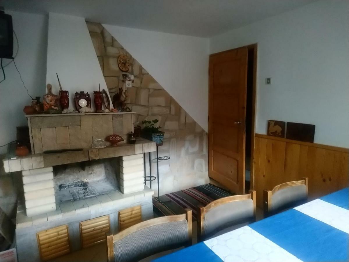 Guest House Emmy Триград Екстериор снимка